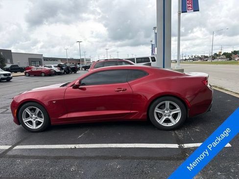 Used 2017 Chevrolet Camaro LT RWD image 8