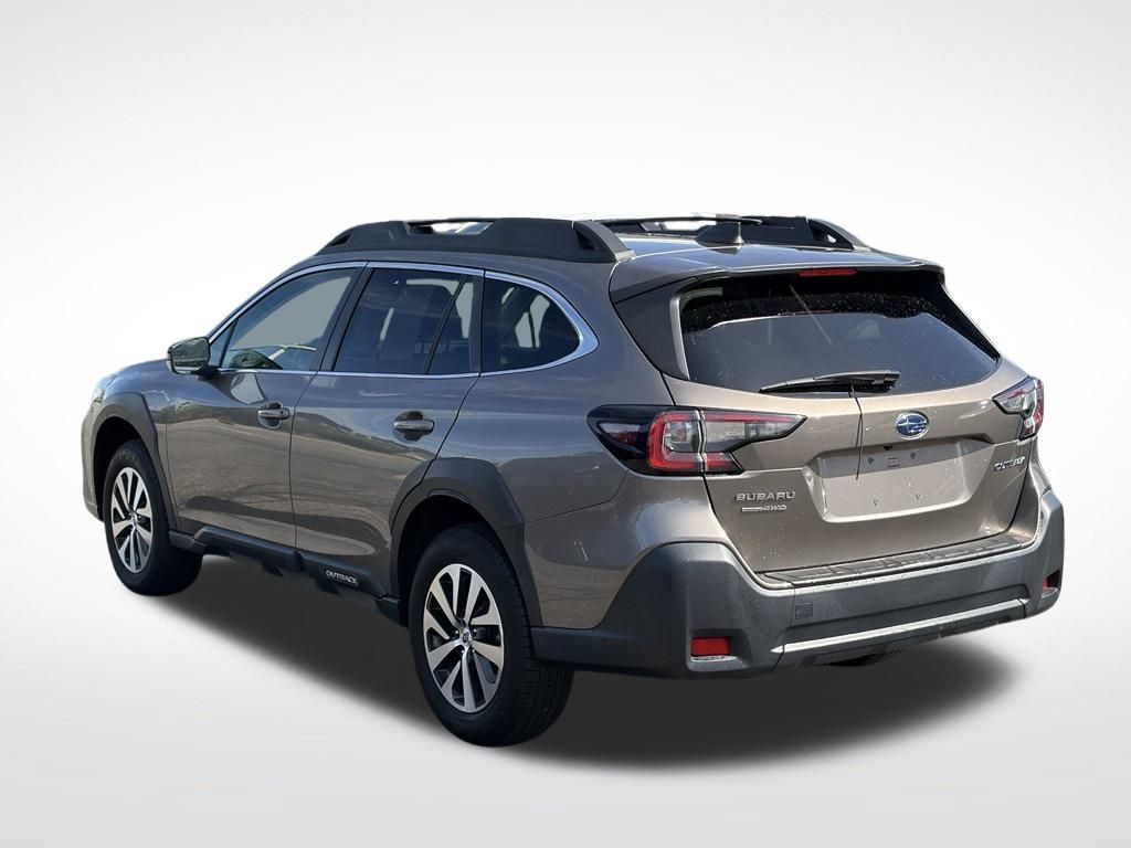 Used 2024 Subaru Outback Premium AWD/4WD image 7