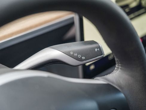 Used 2023 Tesla Model Y Long Range AWD/4WD image 19