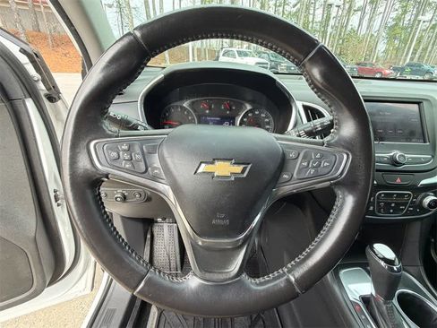 Used 2020 Chevrolet Equinox LT image 22