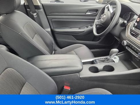 Used 2025 Nissan Altima 2.5 SV FWD image 7