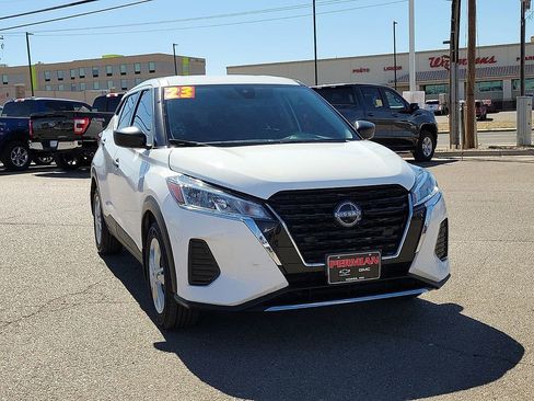 Used 2023 Nissan Kicks S image 2
