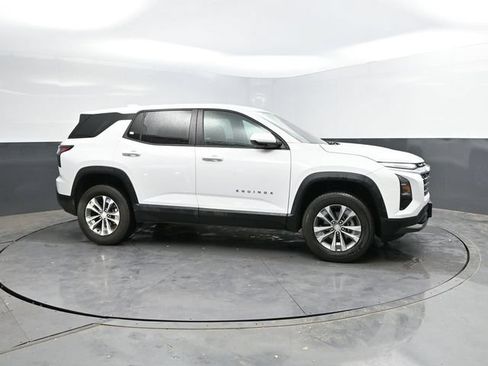 Used 2025 Chevrolet Equinox LT FWD image 5
