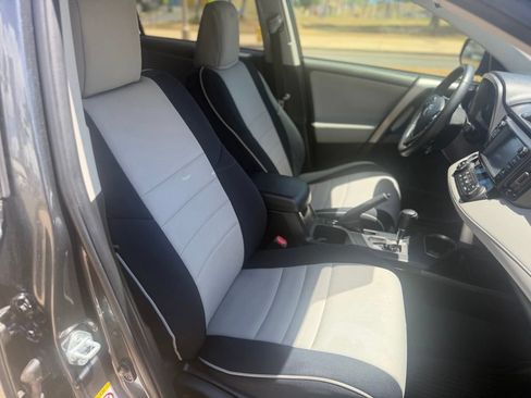 Used 2017 Toyota RAV4 XLE FWD image 9