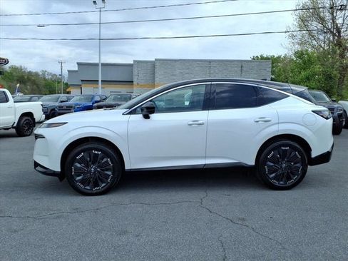 New 2026 Nissan Murano Platinum w/ Cargo Package AWD/4WD image 2