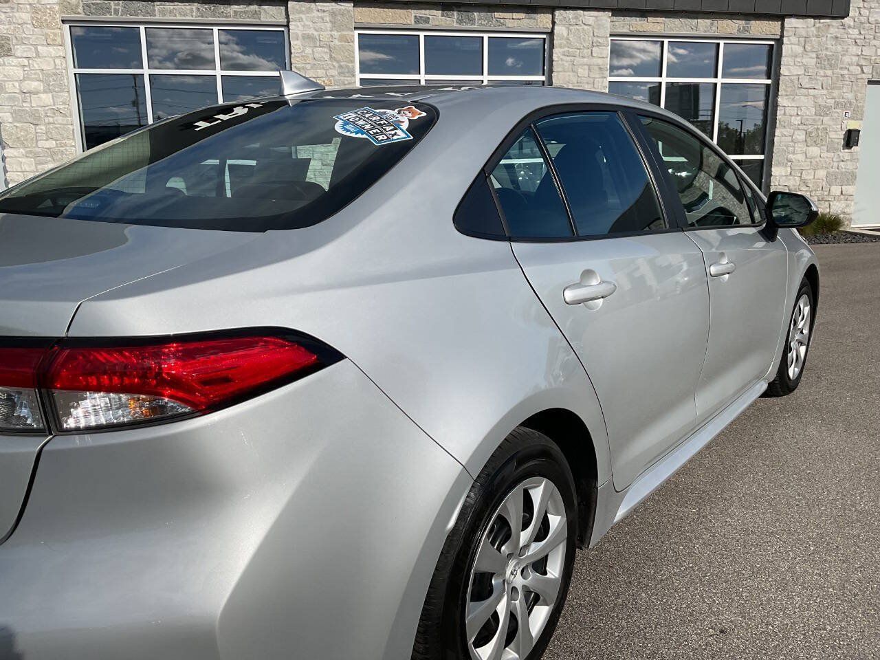 Used 2025 Toyota Corolla LE FWD image 8