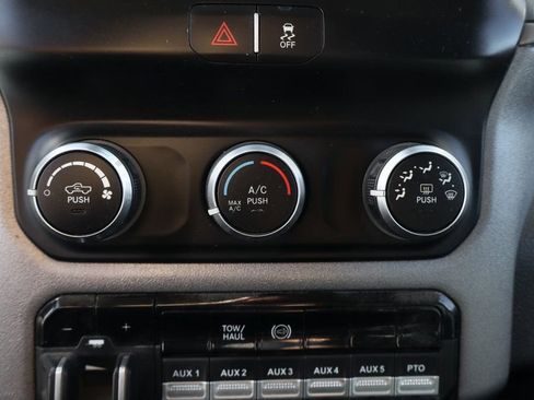Used 2020 RAM 3500 Tradesman w/ Chrome Appearance Group AWD/4WD image 36