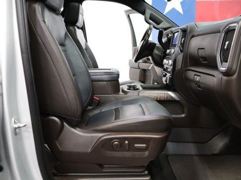 Used 2022 GMC Sierra 3500 Denali w/ Denali Ultimate Package AWD/4WD image 8