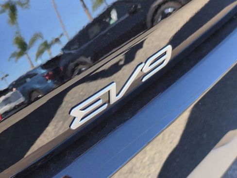 New 2026 Kia EV9 Wind image 45