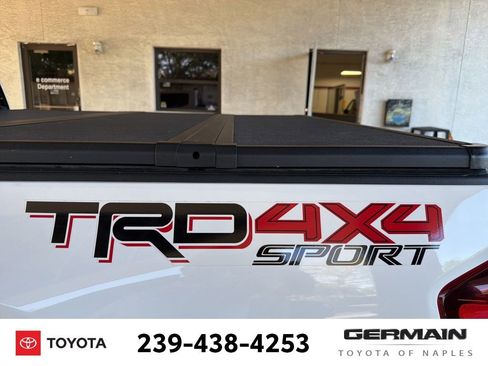 Used 2018 Toyota Tacoma TRD Sport w/ Technology Package image 12