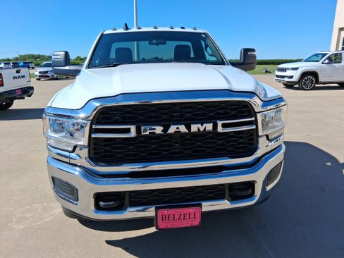 Used 2023 RAM 3500 Tradesman AWD/4WD image 4