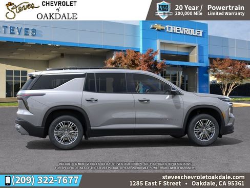 New 2026 Chevrolet Traverse LT w/ Driver Confidence Package AWD/4WD image 5