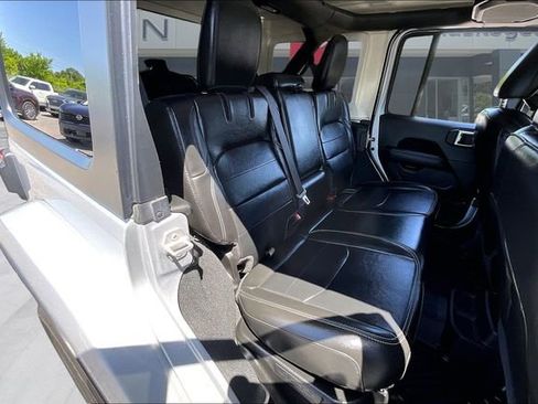Used 2022 Jeep Wrangler Unlimited Sahara w/ Cold Weather Group AWD/4WD image 25