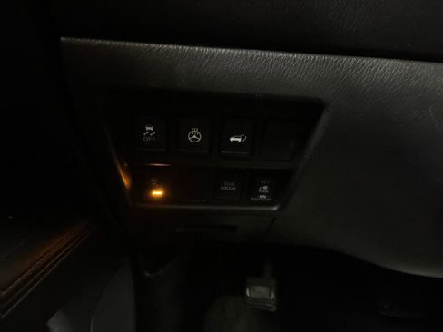 Used 2018 Nissan Pathfinder Platinum image 61