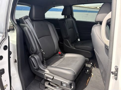 Certified 2024 Honda Odyssey Touring image 24