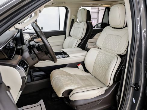 Used 2022 Lincoln Navigator Black Label image 39