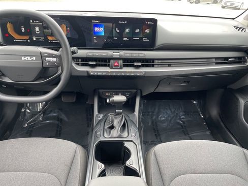 Used 2025 Kia K4 FWD image 11