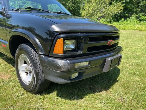 Used 1994 Chevrolet S10 Pickup 2WD Regular Cab image 15