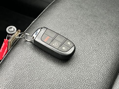 Used 2025 Jeep Compass Limited image 26