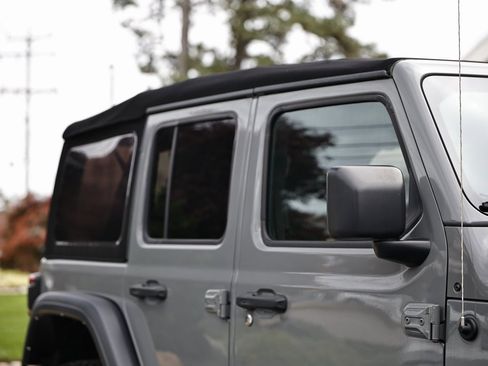 Used 2021 Jeep Wrangler Unlimited Rubicon w/ Dual Top Group image 3