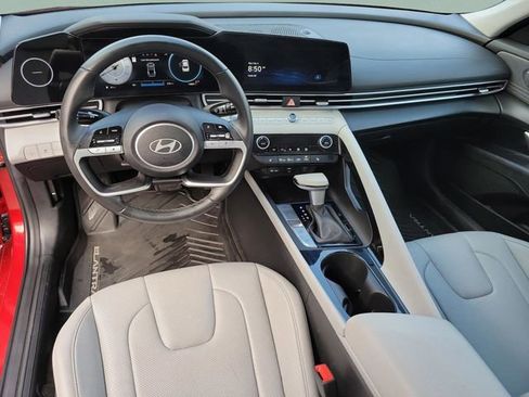 Used 2025 Hyundai Elantra Limited image 21