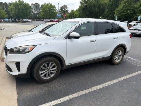Used 2019 Kia Sorento AWD V6 image 3