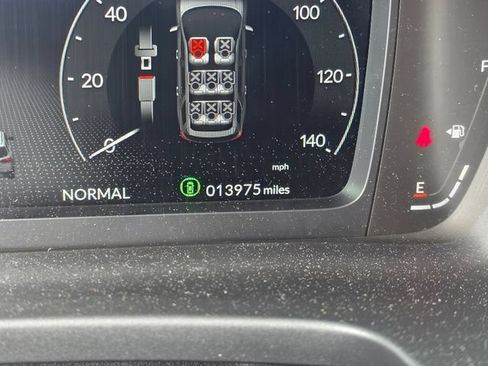 Used 2025 Honda Pilot Elite image 24