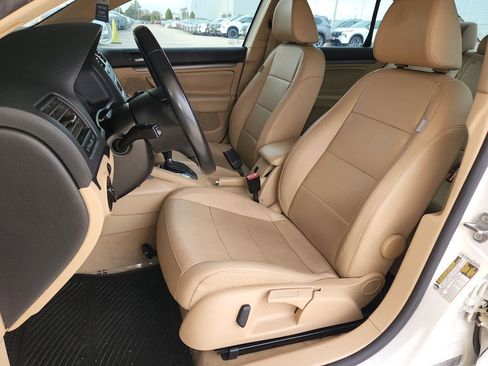 Used 2009 Volkswagen Jetta SE image 12