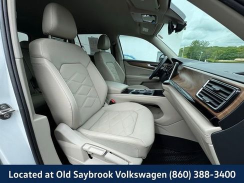 Used 2024 Volkswagen Atlas SE image 25