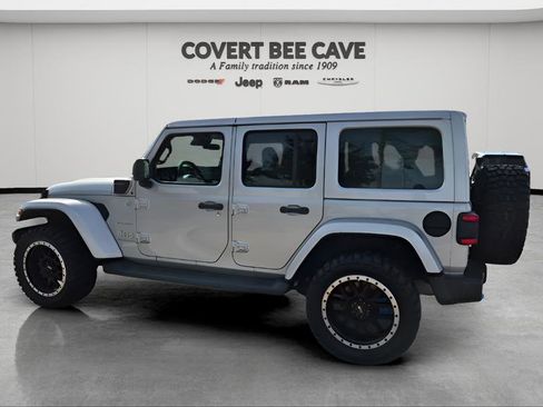 Used 2024 Jeep Wrangler Unlimited Sahara image 6