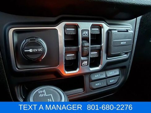 Used 2025 Jeep Gladiator Sport AWD/4WD image 21