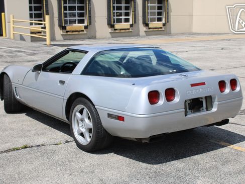 Used 1996 Chevrolet Corvette Coupe RWD image 28