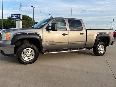 Used 2008 GMC Sierra 2500 SLE w/ SLE2 Preferred Package AWD/4WD image 6