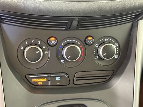 Used 2015 Ford Escape SE FWD image 19