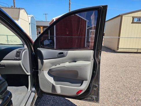 Used 2014 Kia Sedona LX FWD image 4