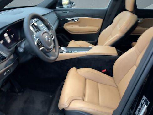 Certified 2024 Volvo XC90 T8 Ultimate w/ Protection Package Premier image 5