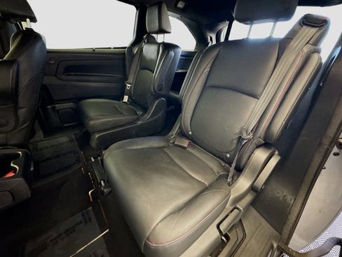 Used 2023 Honda Odyssey Sport image 13