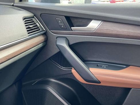 Used 2022 Audi Q5 2.0T Premium Plus AWD/4WD image 37