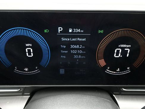 Used 2025 Hyundai Kona SEL FWD image 13