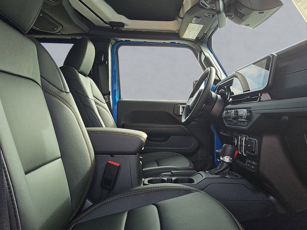 New 2026 Jeep Wrangler Unlimited Sahara AWD/4WD image 13