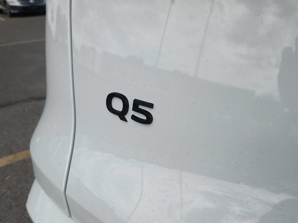 Used 2025 Audi Q5 Premium AWD/4WD image 12