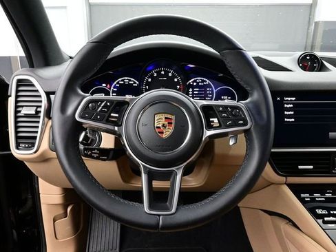 Certified 2023 Porsche Cayenne image 8