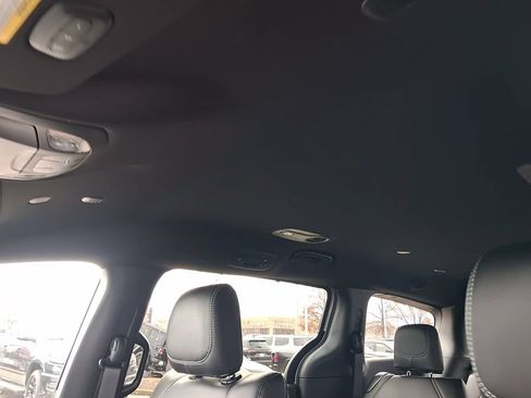 New 2026 Chrysler Pacifica Select FWD image 29