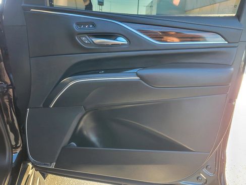 Certified 2023 Cadillac Escalade Premium Luxury w/ LPO, Radiant Package image 24