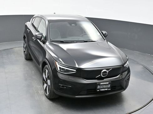 Used 2023 Volvo C40 P8 Recharge Ultimate image 25