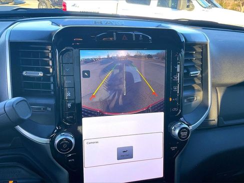 Used 2024 RAM 3500 Big Horn w/ Sport Appearance Package image 21