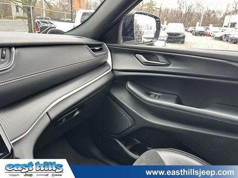 Certified 2023 Jeep Grand Cherokee L Laredo AWD/4WD image 37