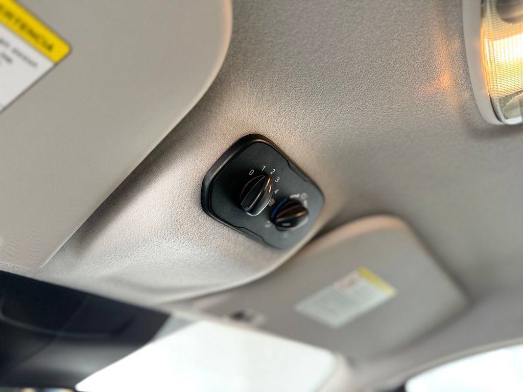 Used 2015 Ford Transit 150 XLT RWD image 40