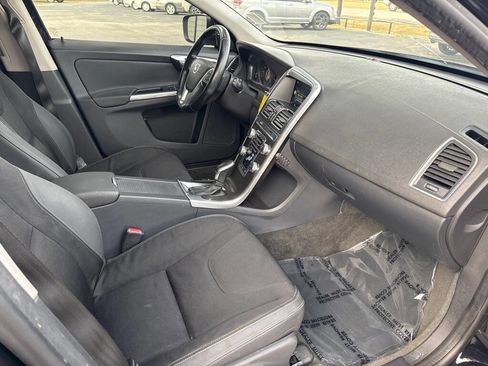 Used 2015 Volvo XC60 T5 FWD image 19