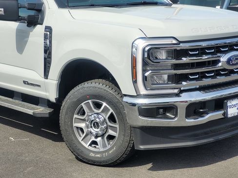 New 2026 Ford F250 Lariat w/ FX4 Off-Road Package AWD/4WD image 3